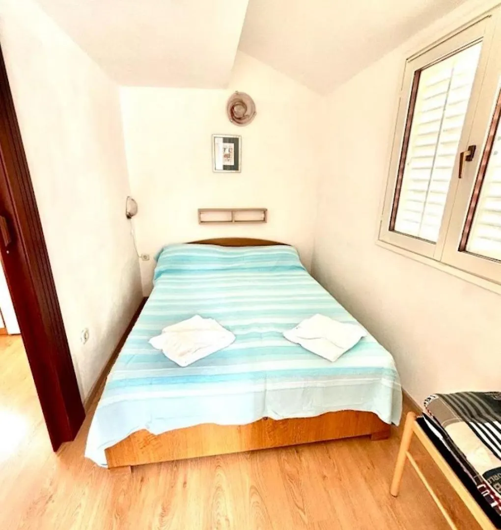 Apartments Let - 5 M From Sea Sukosan