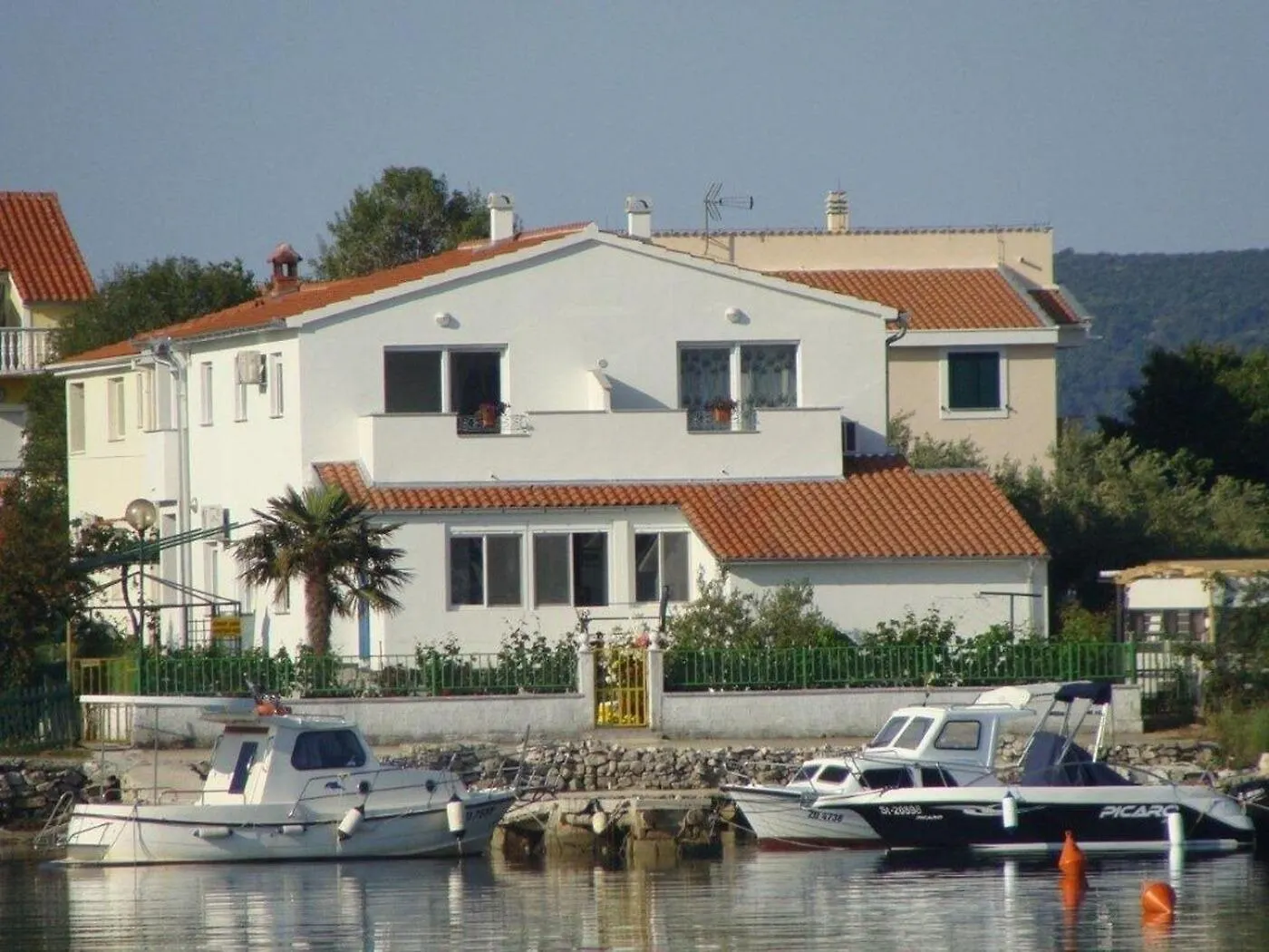Apartments Let - 5 M From Sea Sukosan